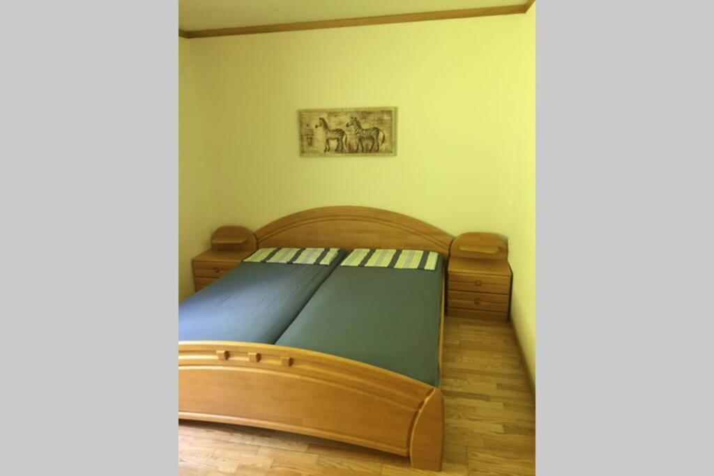Idyllisch Wohnen Im Weserbergland - Bungalow Mit Phantastischer Aussicht Fuer 4 Personen Polle Exterior photo