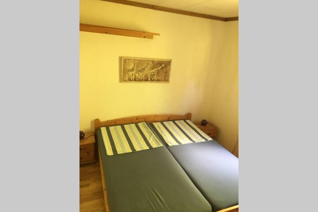 Idyllisch Wohnen Im Weserbergland - Bungalow Mit Phantastischer Aussicht Fuer 4 Personen Polle Exterior photo