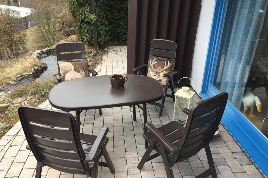 Idyllisch Wohnen Im Weserbergland - Bungalow Mit Phantastischer Aussicht Fuer 4 Personen Polle Exterior photo