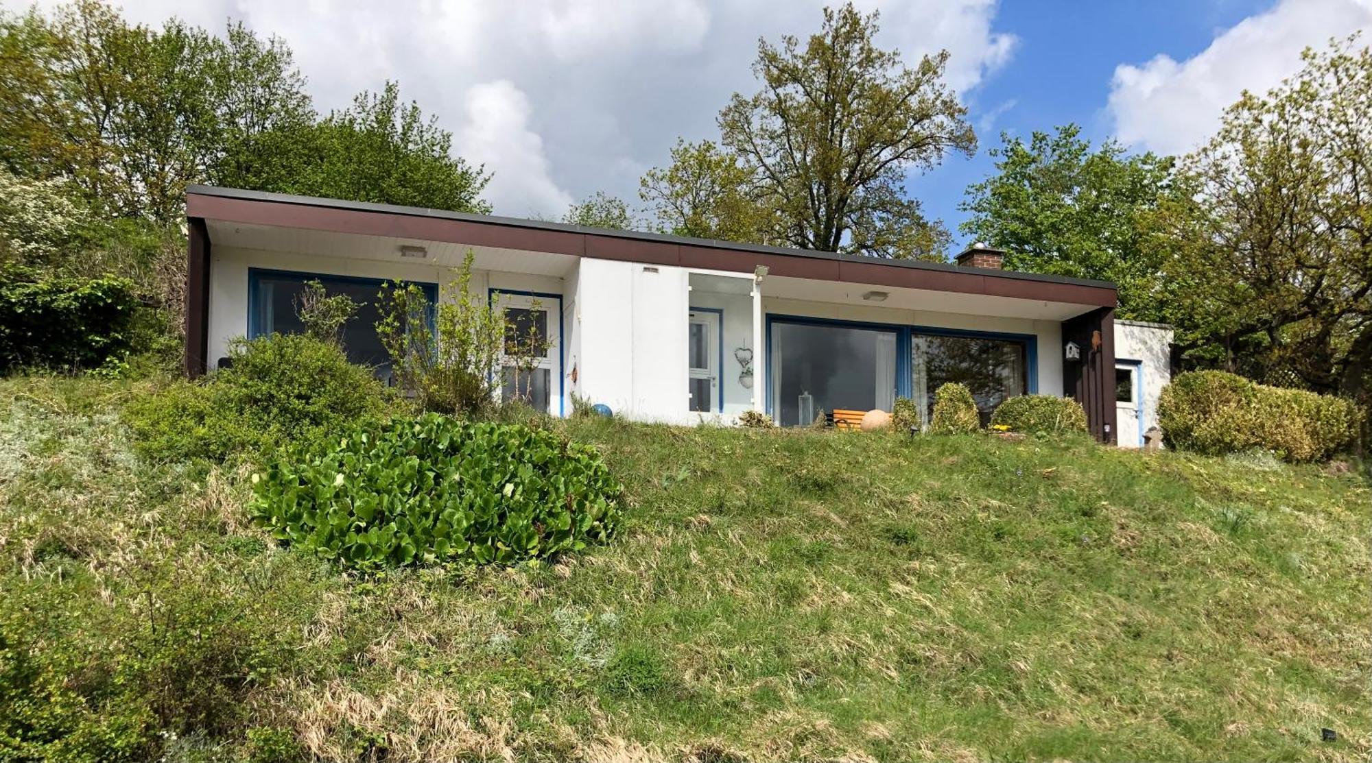 Idyllisch Wohnen Im Weserbergland - Bungalow Mit Phantastischer Aussicht Fuer 4 Personen Polle Exterior photo